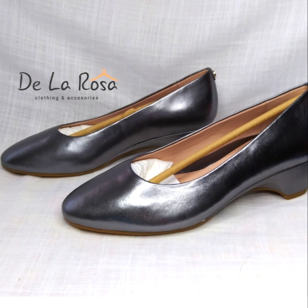 NIB Taryn Rose Babs Soft Patent Silver 7M